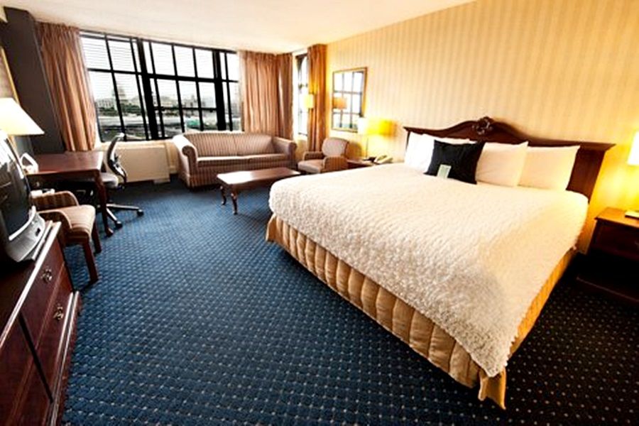 Capitol Skyline 4*